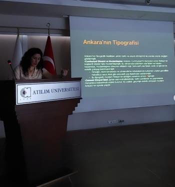 Arş. Gör. Şule Bayrak, Atılım Üniversitesi'nde “Şehrin Tipografisi” Başlıklı Seminerini Gerçekleştirdi