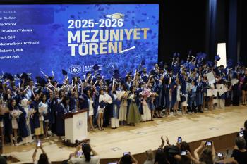 Grafik Tasarımı Bölümü Öğrencilerimiz Mezuniyet Coşkusunu Yaşadı